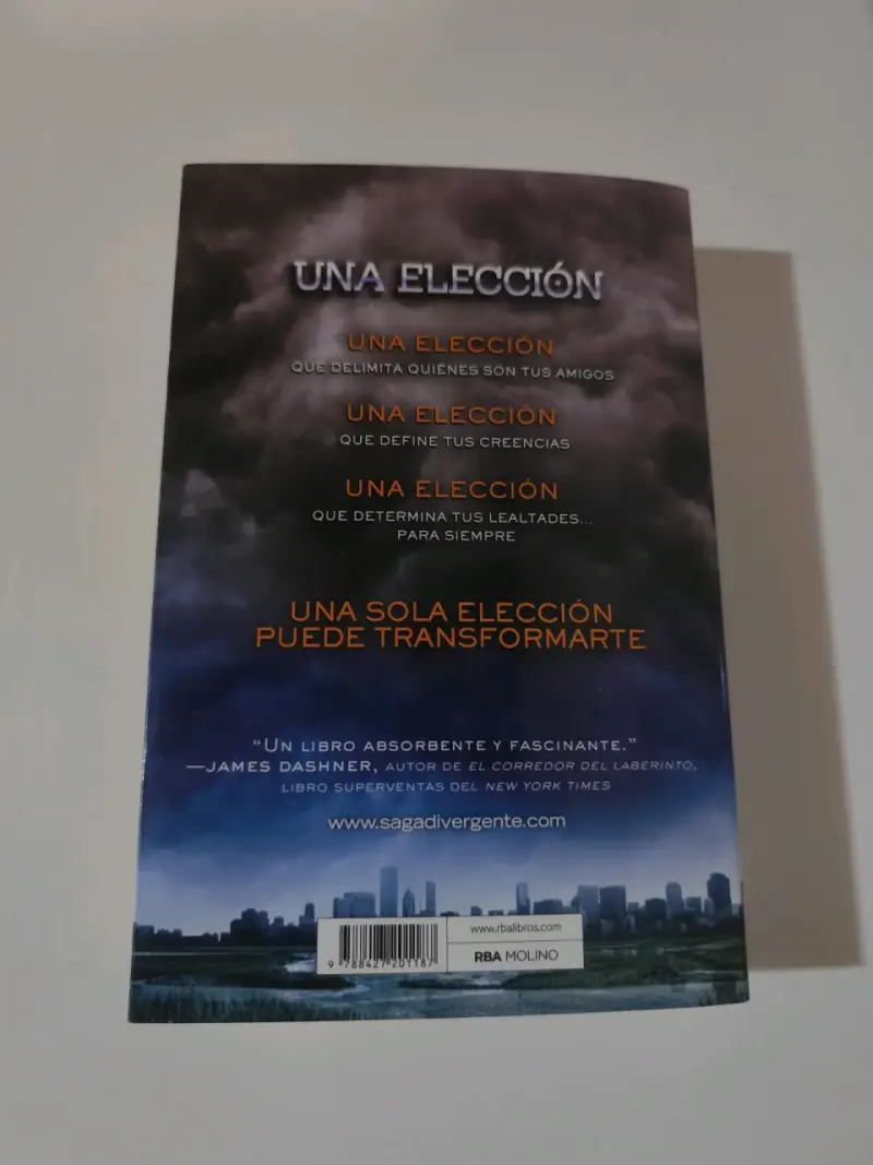Libro "Divergente" de Veronica Roth - 3