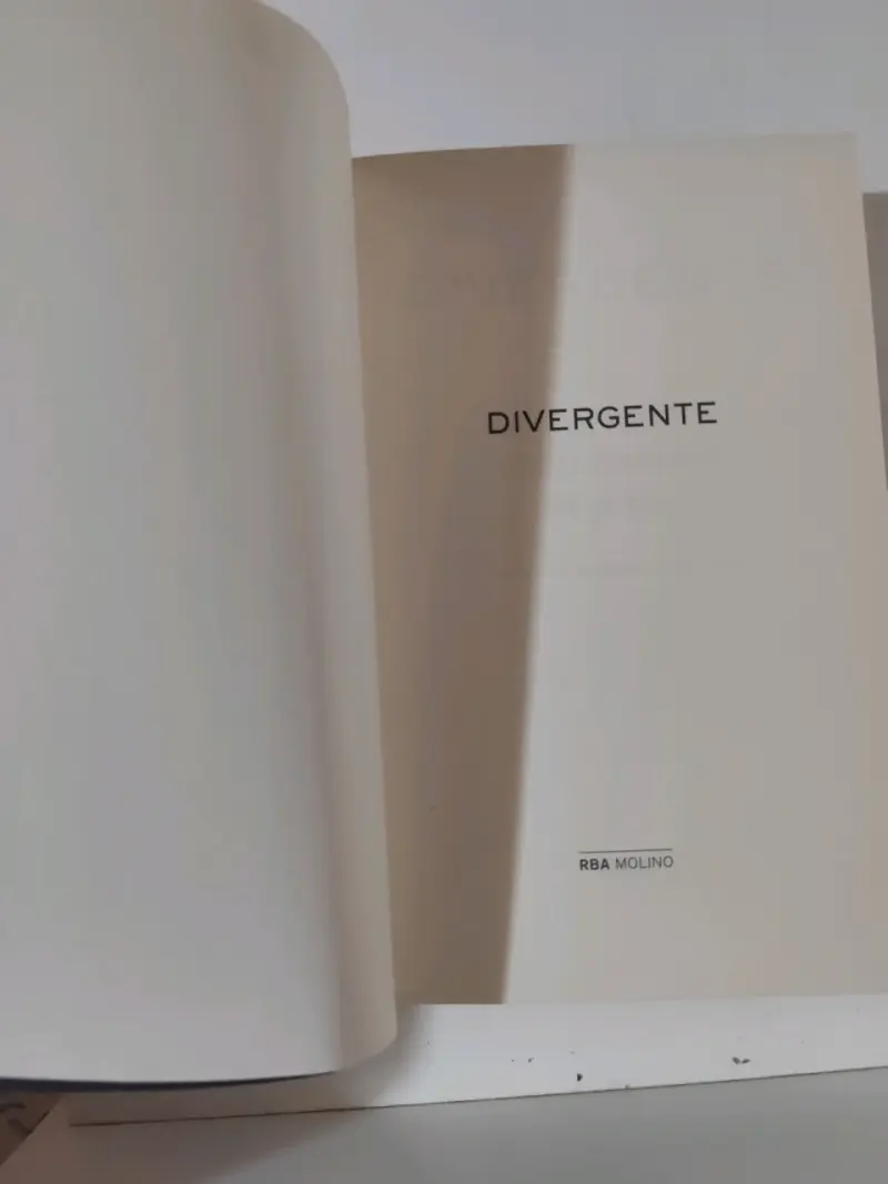 Libro "Divergente" de Veronica Roth - 4