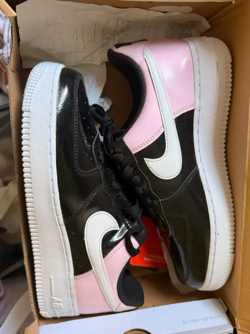 Zapatillas deportivas negras y rosadas Nike Air Force - 4