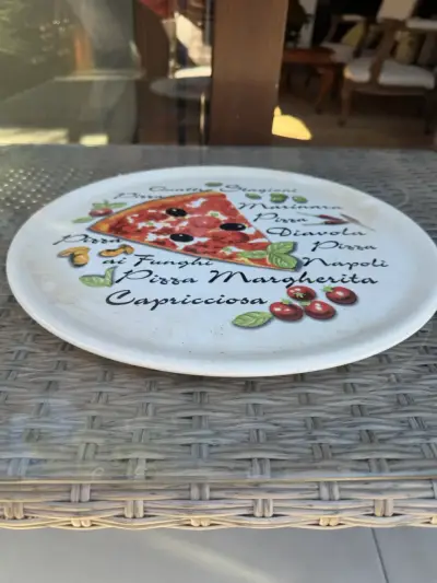 Plato decorativo de cerámica con diseño de pizza - miniatura 1