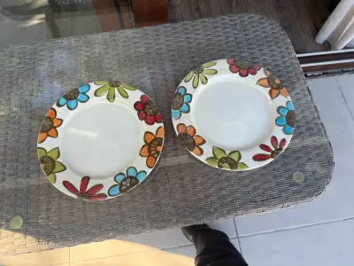 Platos decorativos de cerámica con diseño floral - miniatura 2