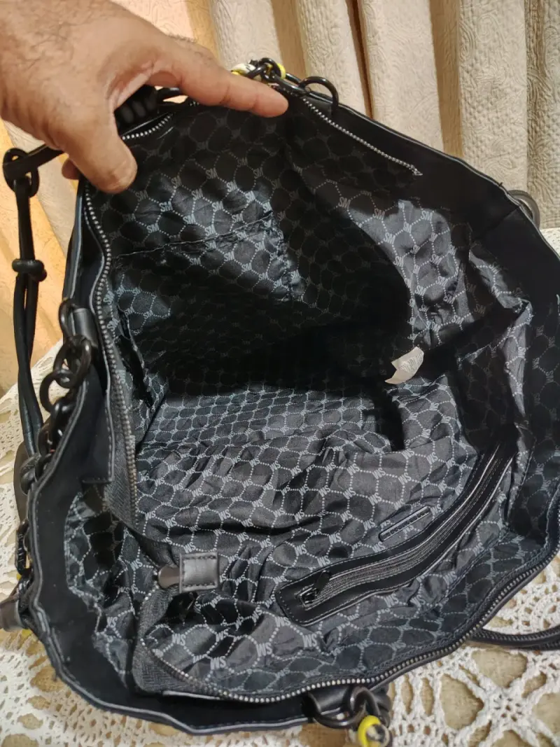 Bolso negro Steve Madden con asas decorativas - 5