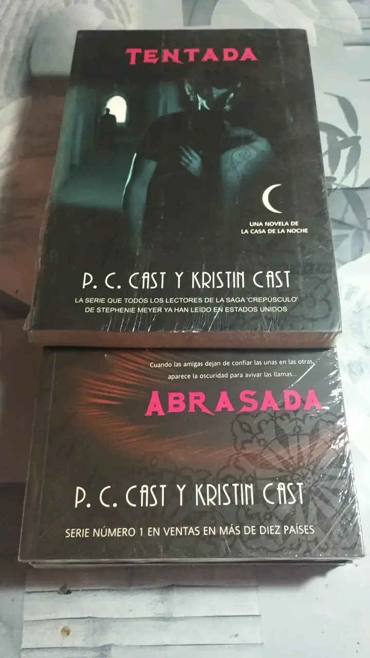 Colección de libros 'La Casa de la Noche' por P.C. Cast y Kristin Cast - 4