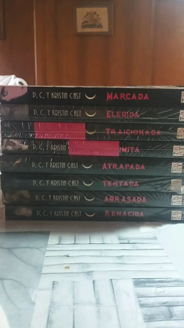 Colección de libros 'La Casa de la Noche' por P.C. Cast y Kristin Cast - 6