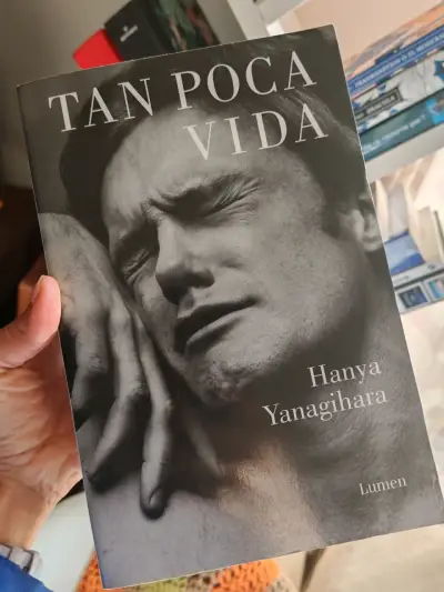 Libro 'Tan Poca Vida' de Hanya Yanagihara - miniatura 1