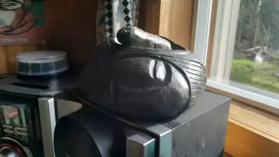 Mortero de piedra tallado artesanal - miniatura 1