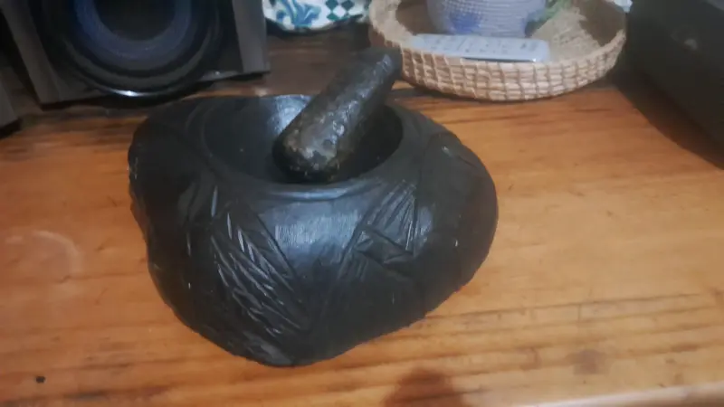 Mortero de piedra tallado artesanal - 3