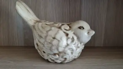 Figura Decorativa de Pájaro en Cerámica - miniatura 1