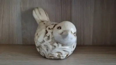 Figura Decorativa de Pájaro en Cerámica - miniatura 3