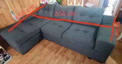 Sofá seccional gris oscuro en buen estado - miniatura 3