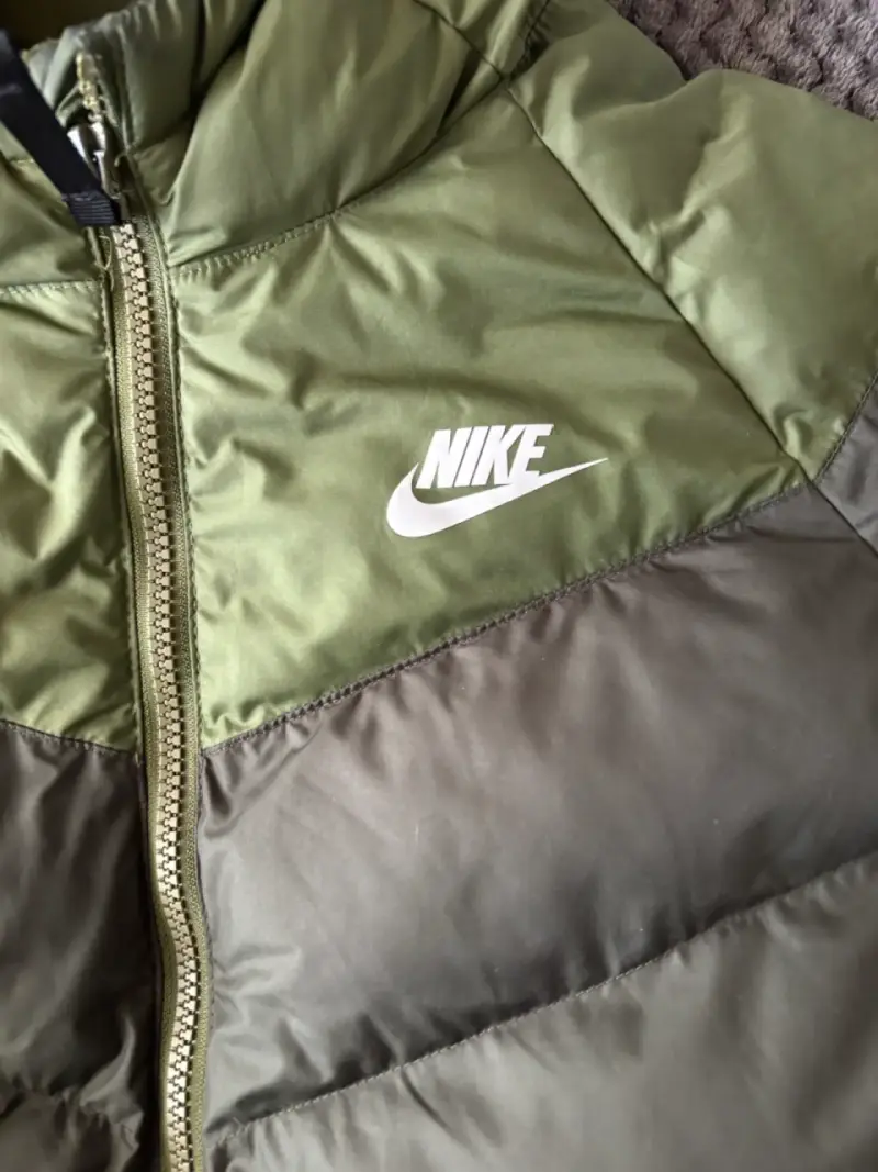 Chaqueta Nike acolchada verde para hombre - 3