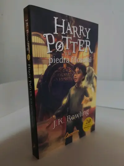 Libro "Harry Potter y la Piedra Filosofal" - miniatura 1