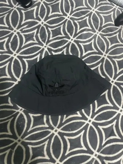 Sombrero bucket negro Adidas unisex - miniatura 3