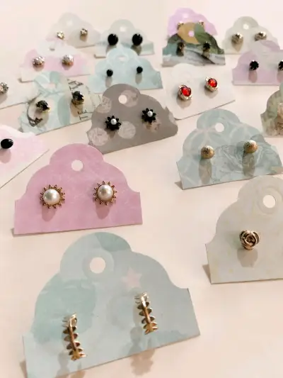 Set de aros pequeños variados en acero - miniatura 3