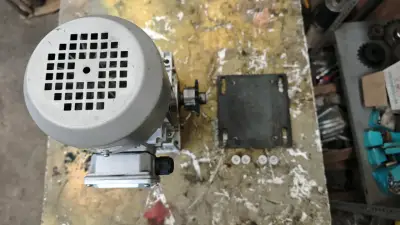 Motor reductor industrial Linming 0.75 kW - miniatura 4