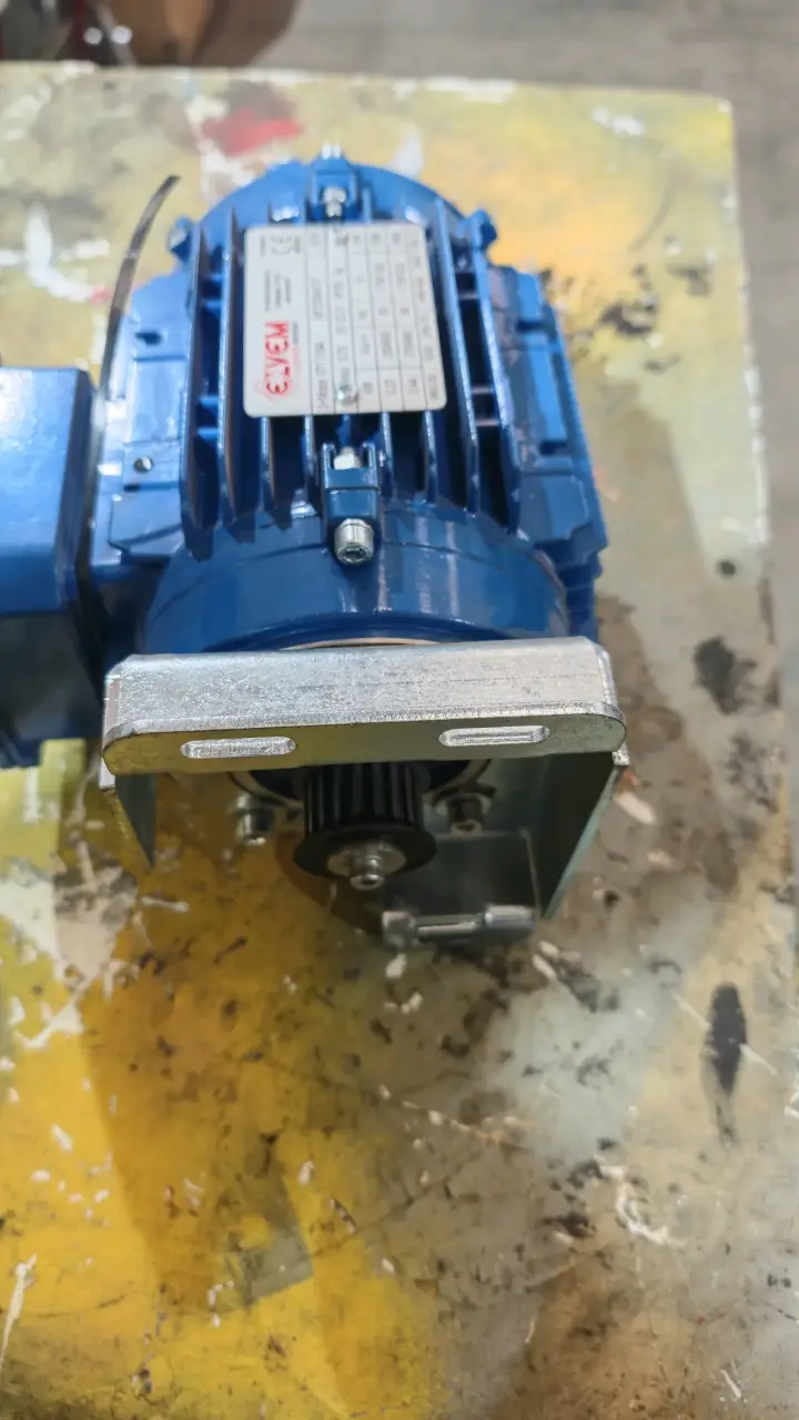 Motor eléctrico trifásico Elvem 6T1 71B4 - 2