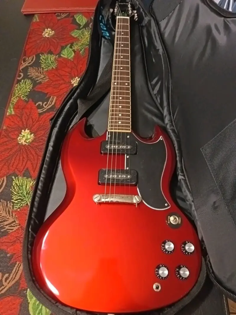 Epiphone SG Special P-90 + Marshall MG15CF + Funda - 1