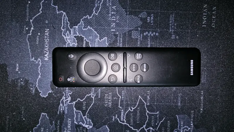 Control remoto Samsung con panel solar (2025) - 2