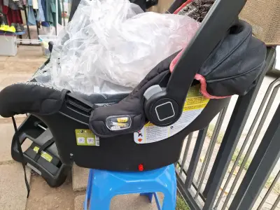 Silla de Auto para Bebé Safety 1st con Base - miniatura 1