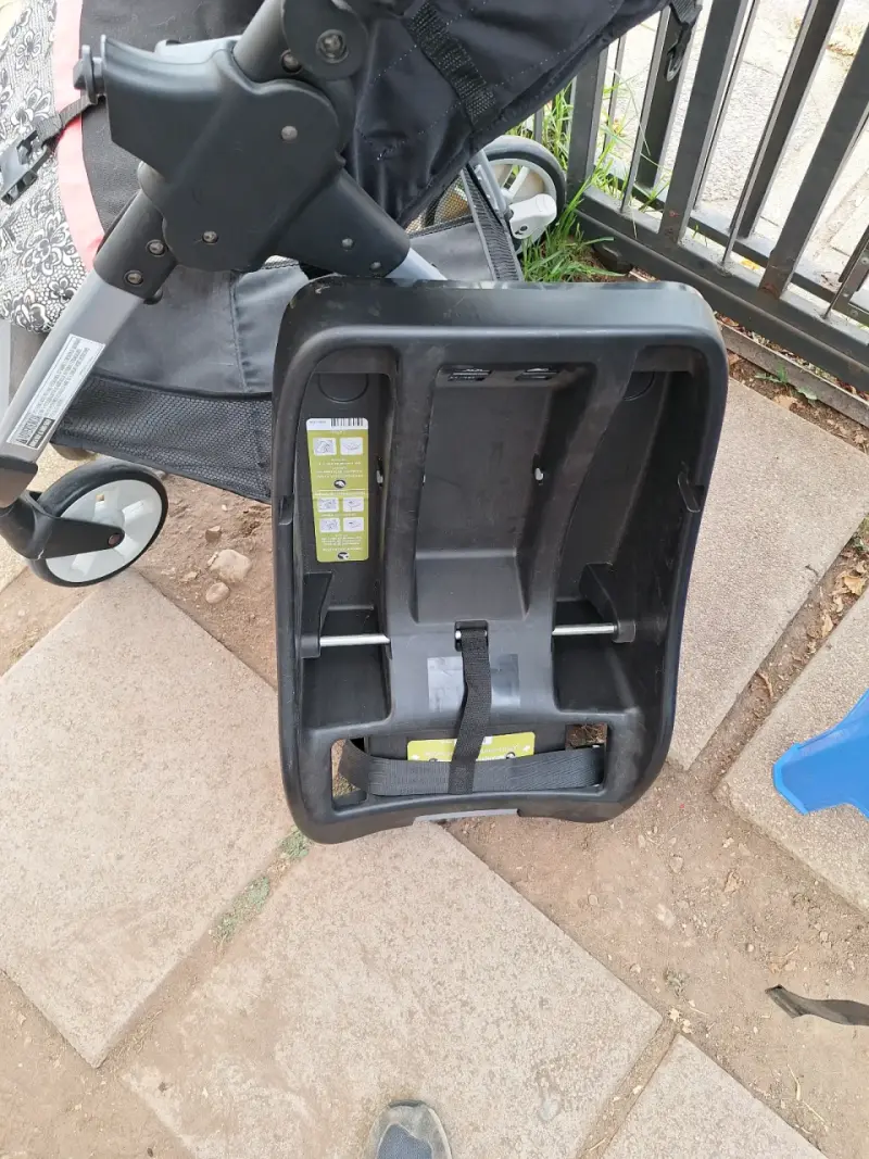 Silla de Auto para Bebé Safety 1st con Base - 3