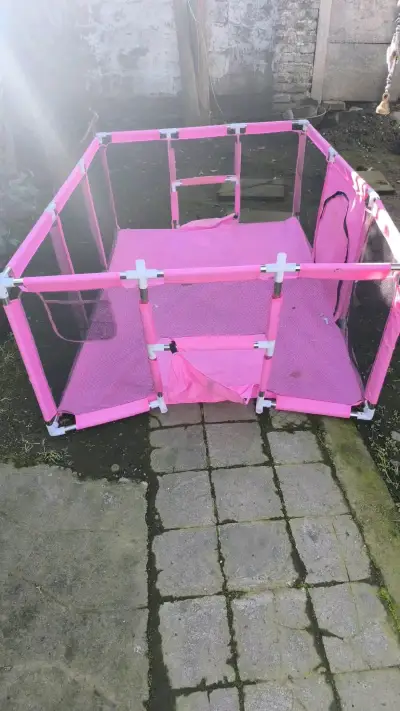 Corral de juego para bebé rosa plegable - miniatura 1