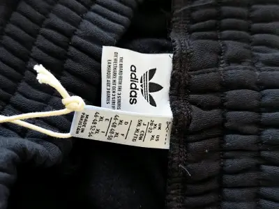 Pantalones negros Adidas originals talla XL - miniatura 3