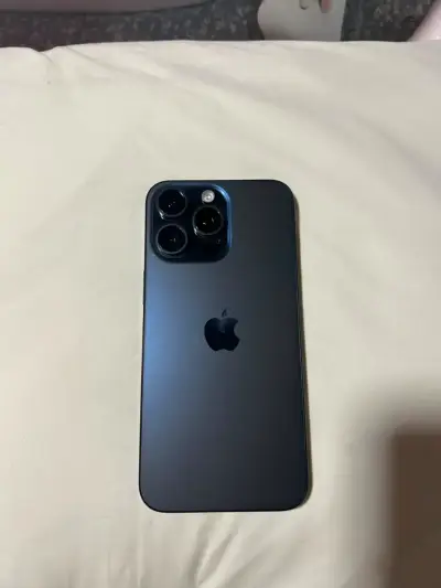 iPhone 15 Pro Max 256GB en buen estado - miniatura 1
