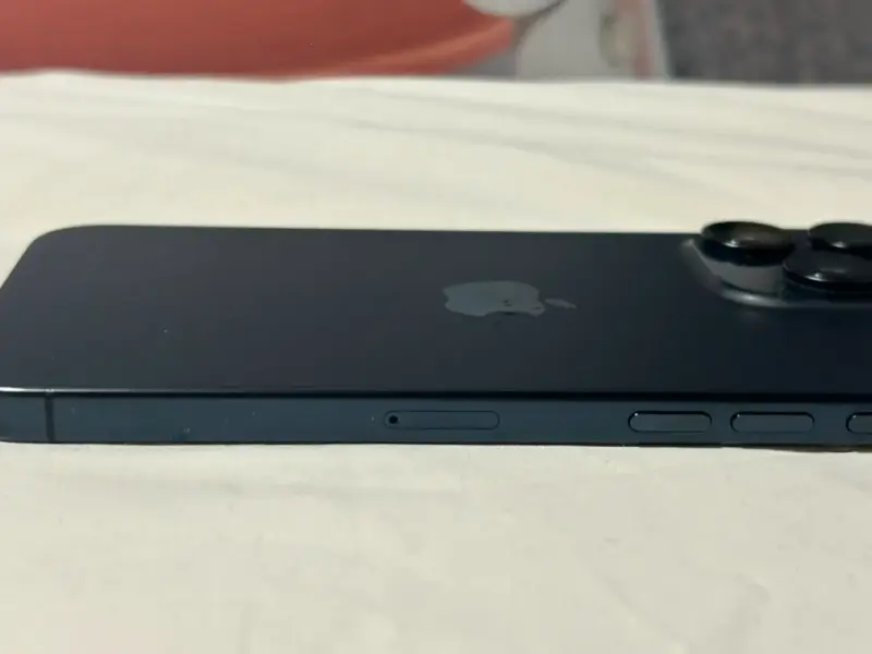 iPhone 15 Pro Max 256GB en buen estado - 5