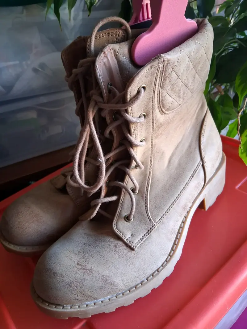 Botines si uso el primero es talla 38 y 2do 39 - 2