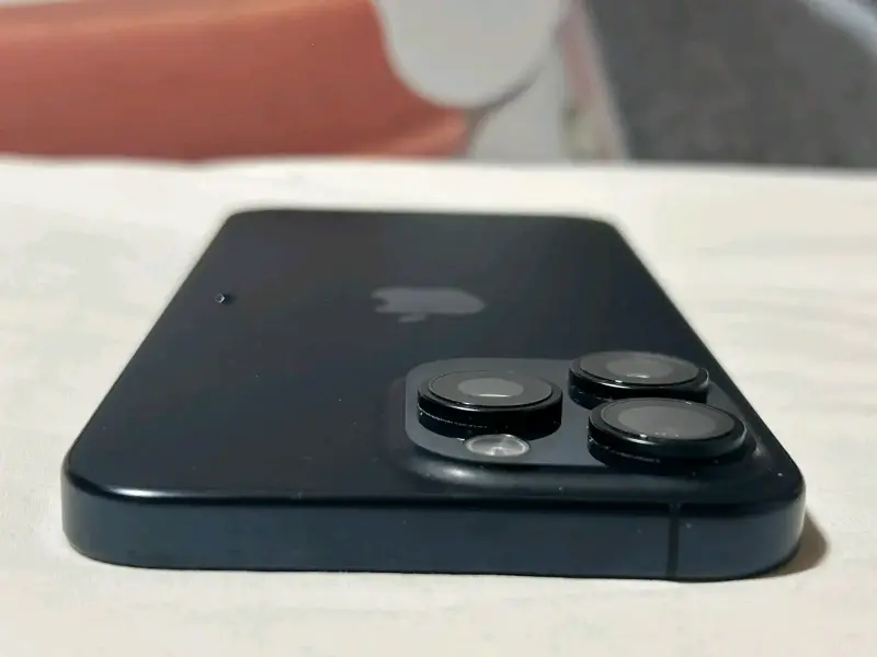 iPhone 15 Pro Max 256GB en buen estado - 2