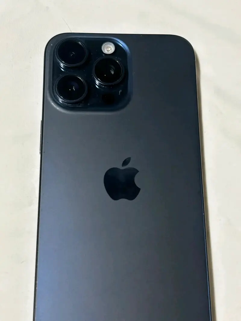 iPhone 15 Pro Max 256GB en buen estado - 3