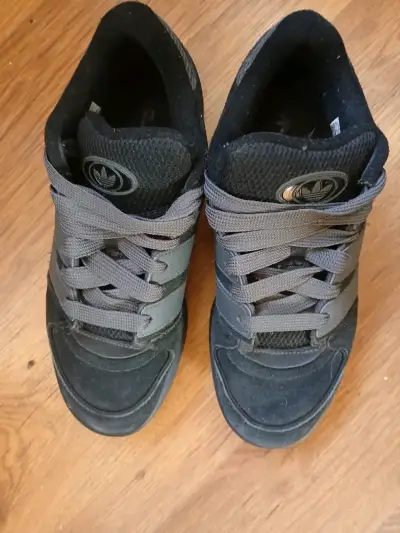 Zapatillas deportivas negras Adidas para hombre - miniatura 1