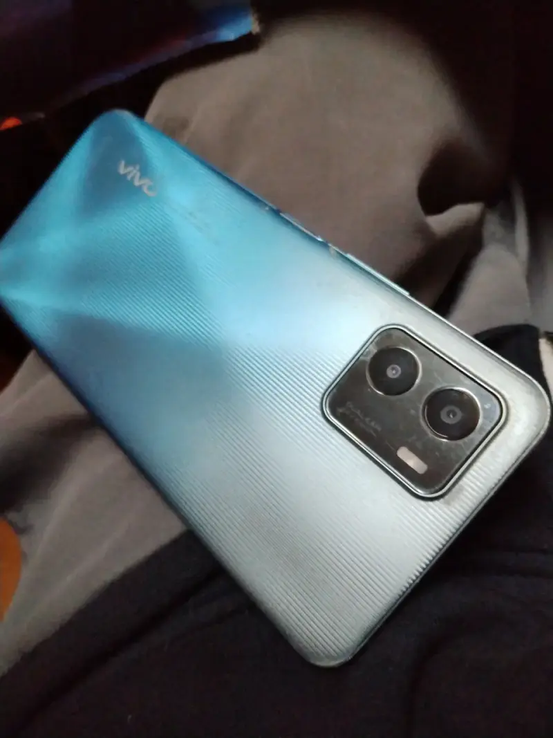 Smartphone Vivo Y15s azul en buen estado - 3