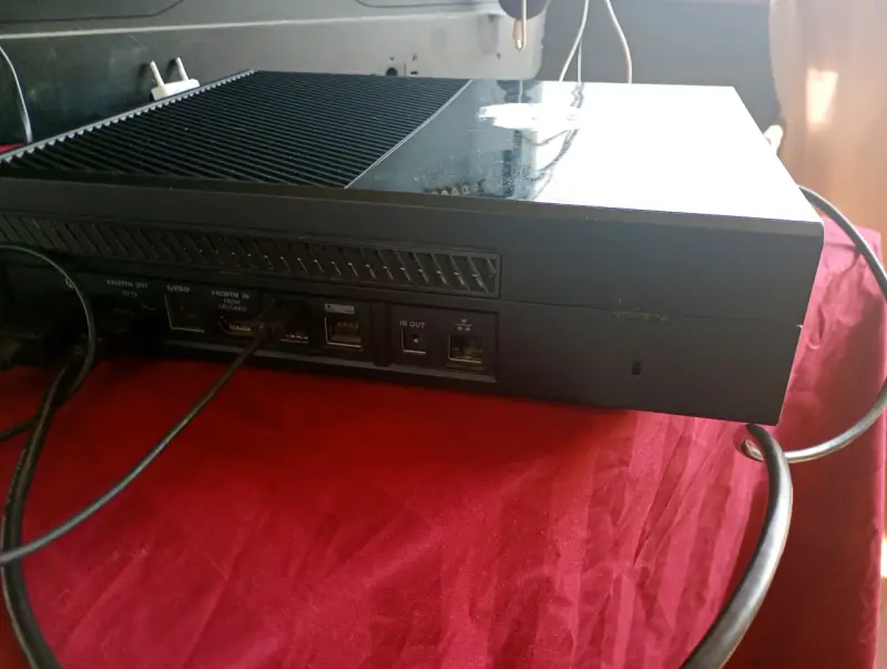 Consola Xbox One con cables - 9