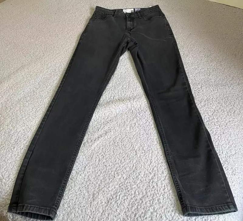 Jeans negros ajustados para hombre - 3