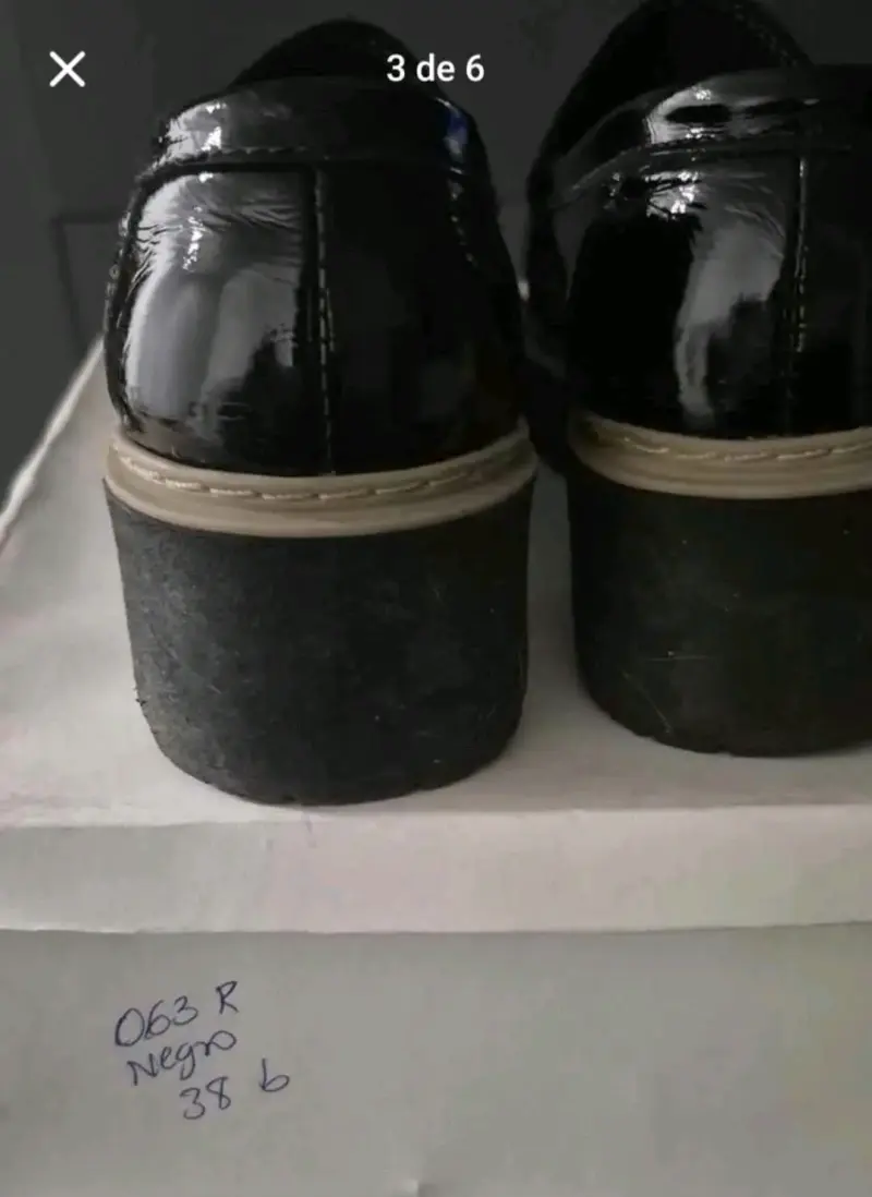 Zapatos de charol negro con suela gruesa - 3