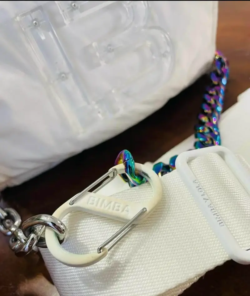 Bolso acolchado blanco con cadena Bimba y Lola - 5