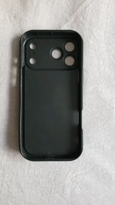 Funda de panda Iphone 17 pro max usada - miniatura 2