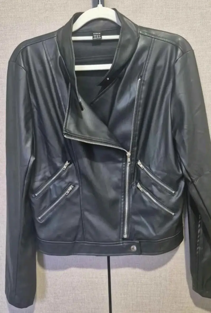 Chaqueta de cuero sintético negra Shein - 1
