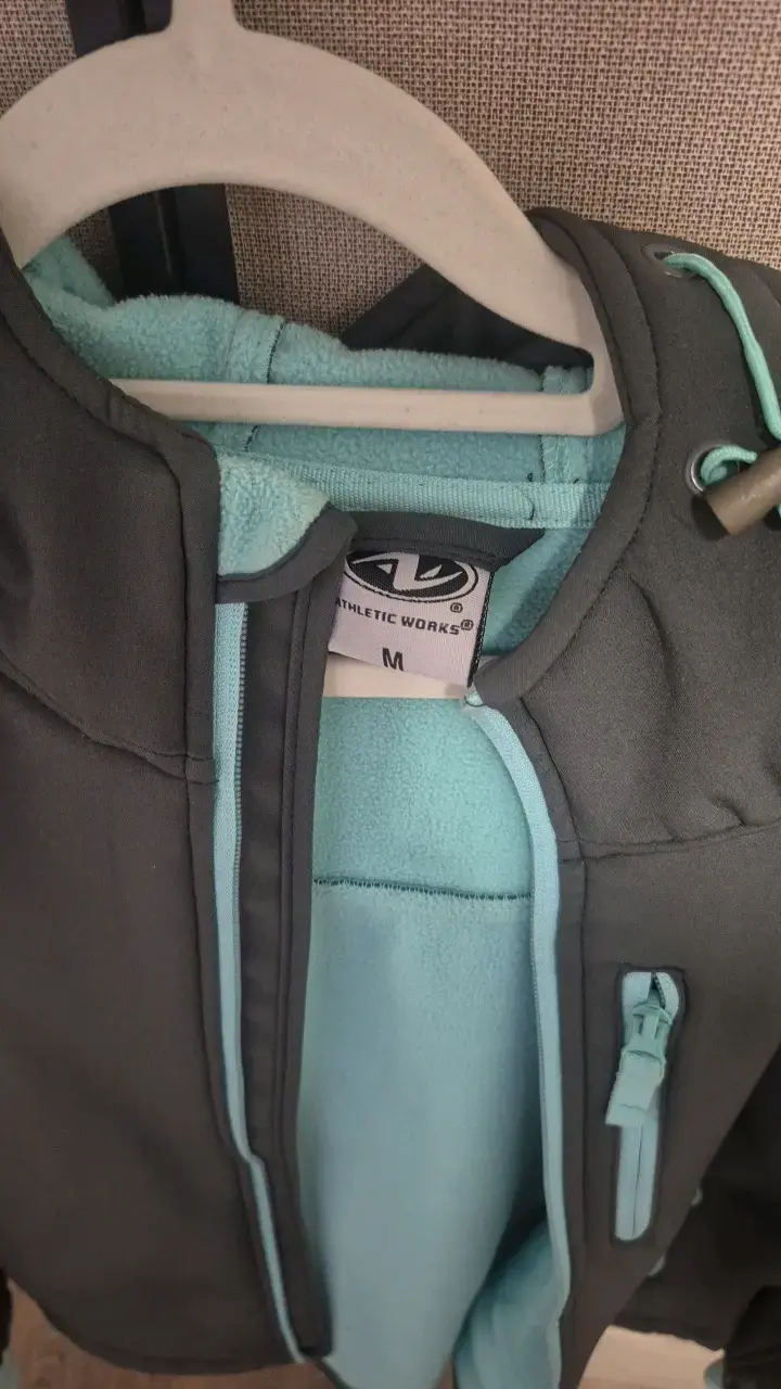 Chaqueta deportiva gris con capucha para mujer - 2