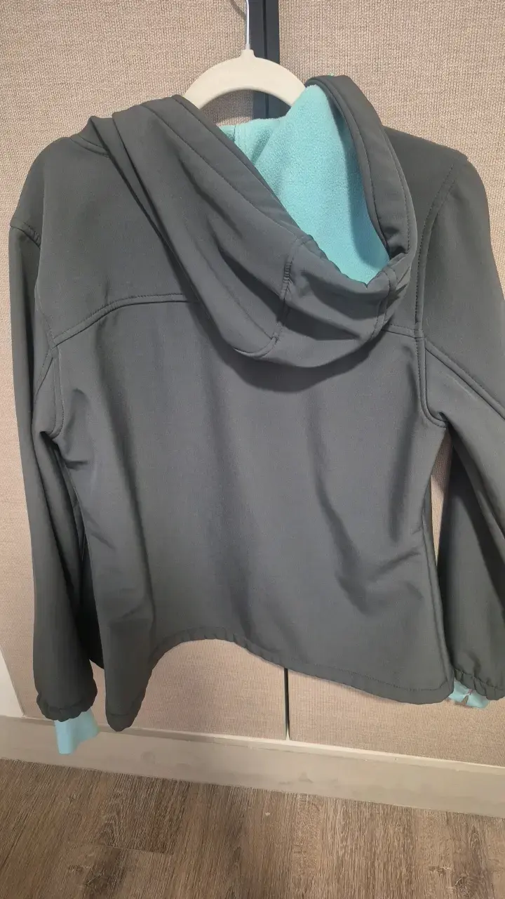 Chaqueta deportiva gris con capucha para mujer - 3