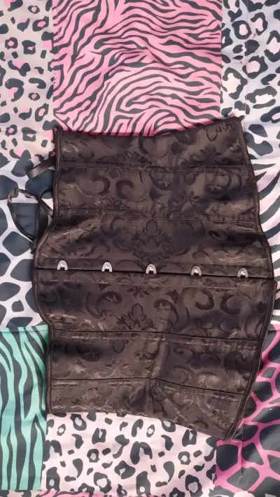 Corset negro - miniatura 1