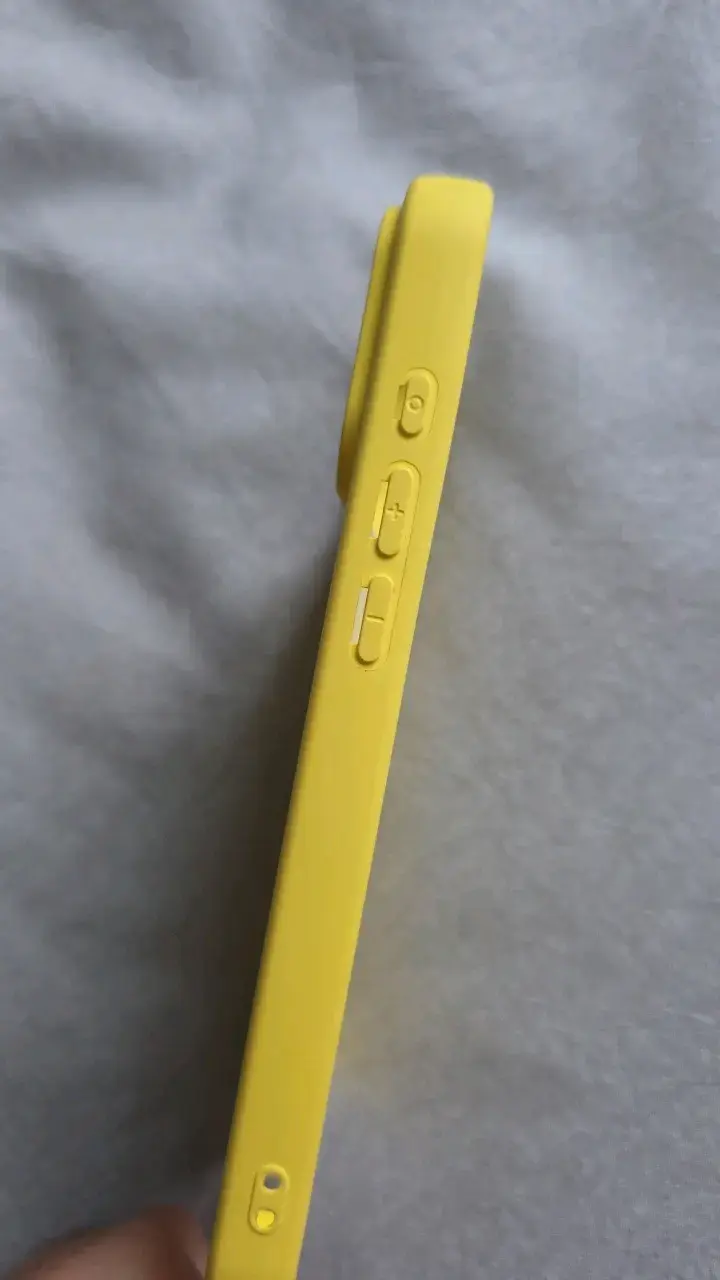 Funda amarilla Iphone 17 pro max - 4
