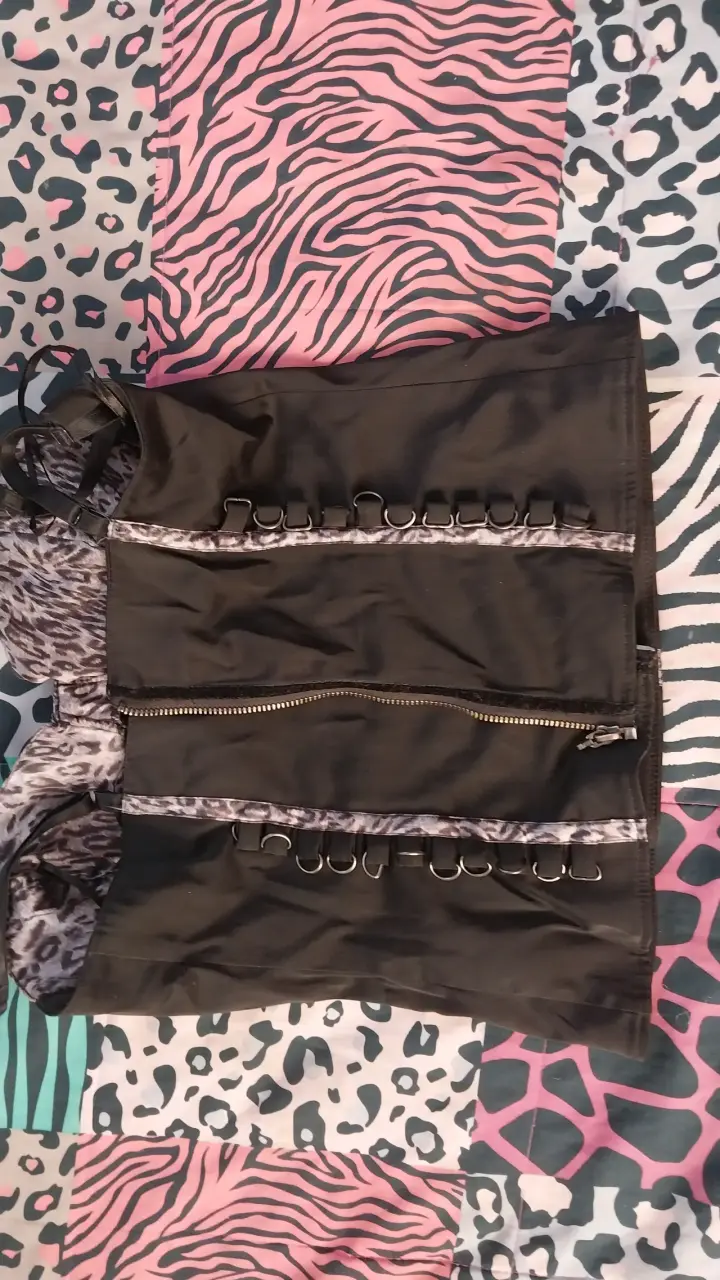 Corset negro con detalles de encaje - 2