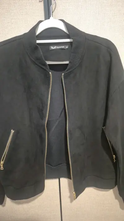 Chaqueta bomber negra Appercloth con cierre dorado - miniatura 1