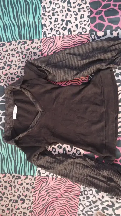 Polera negra con mangas de encaje Cacharel - miniatura 1