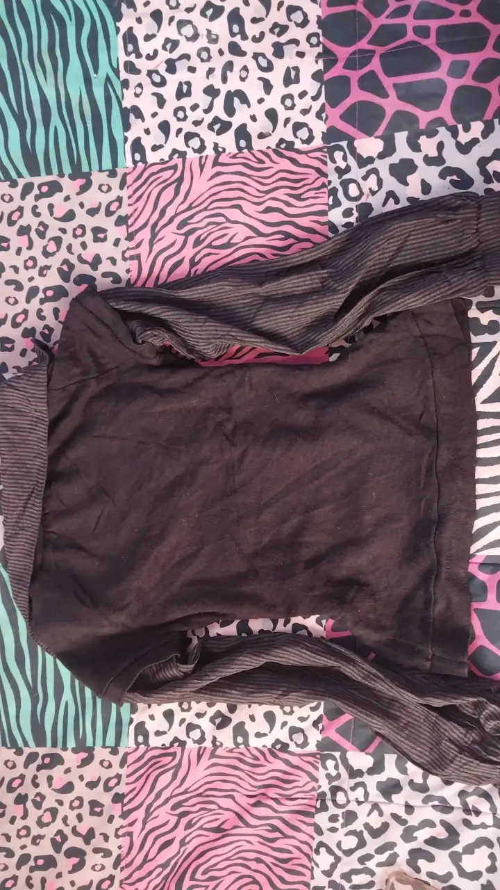Polera negra con mangas de encaje Cacharel - 5