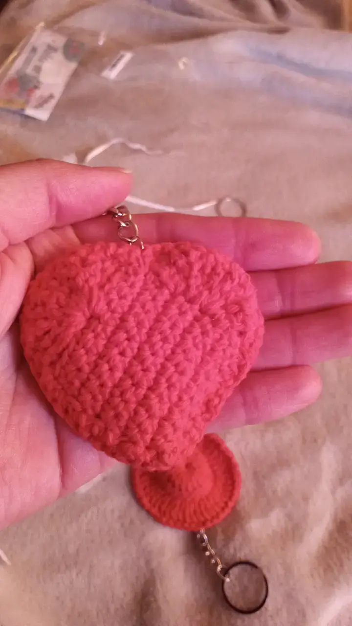 Llavero Tejido a Mano en Forma de Corazón - 1
