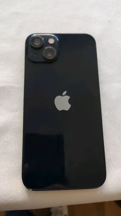 iPhone 13 en buen estado color negro - miniatura 1
