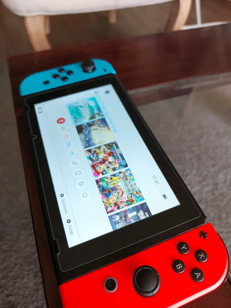 Consola Nintendo Switch con Joy-Con Azul y Rojo - 3